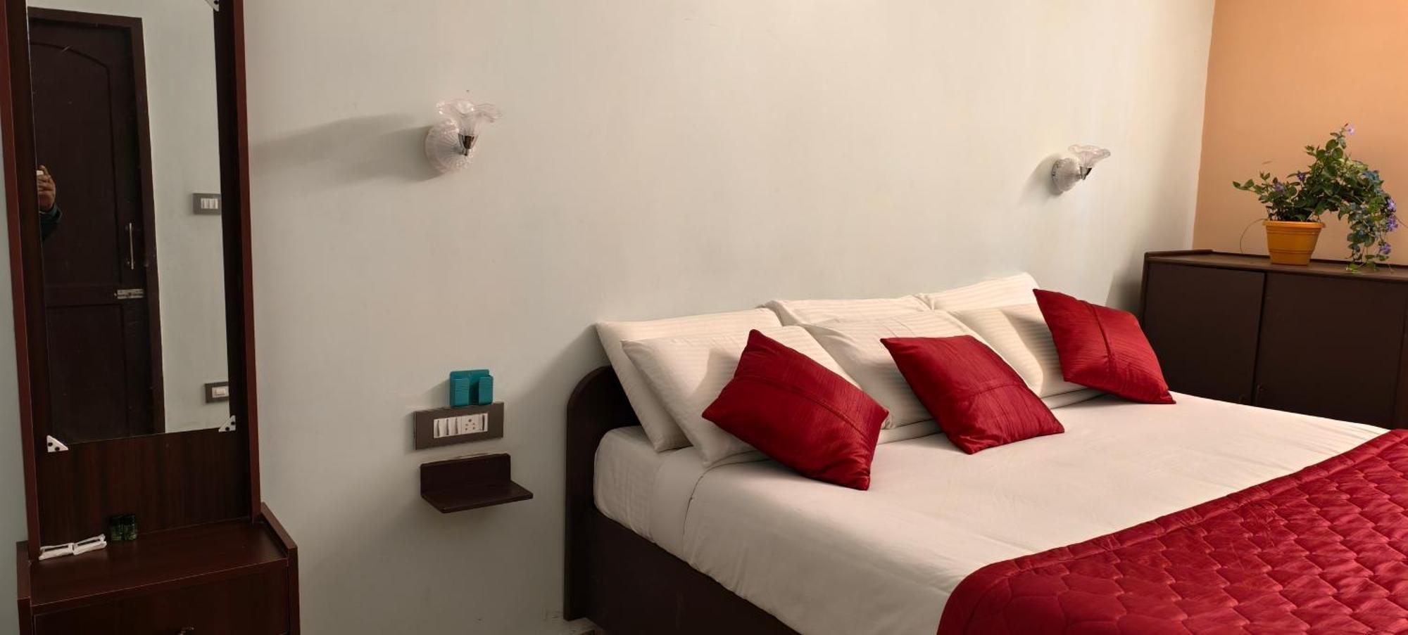 Ponmurugan Residency Kodaikanal Buitenkant foto